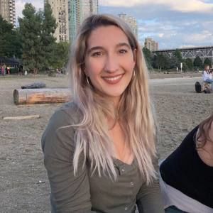 Meet your Posher, Emily